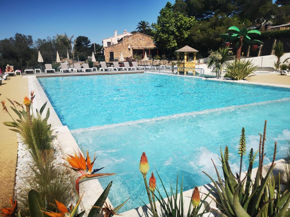 Mobil Home Neuf Camping L Ile Dor Plage St Raphael Avec Piscine Сен-Рафаэль Экстерьер фото